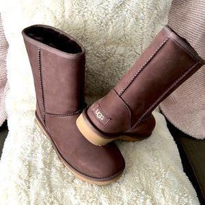 Ugg Classic Short Leather Boot